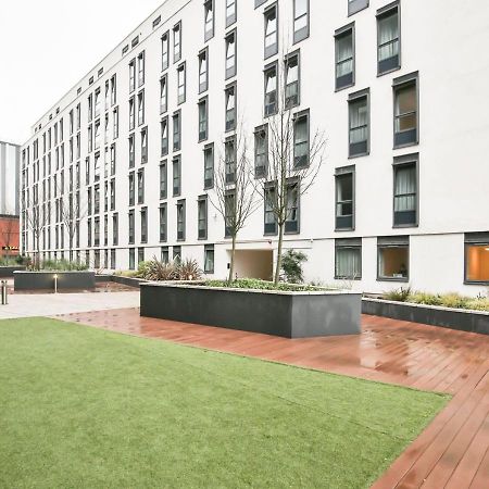 Sterling Court In Wembley London Exterior foto