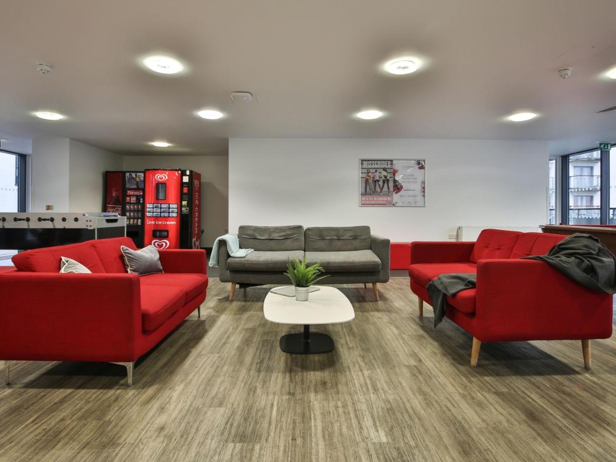Sterling Court In Wembley London Exterior foto