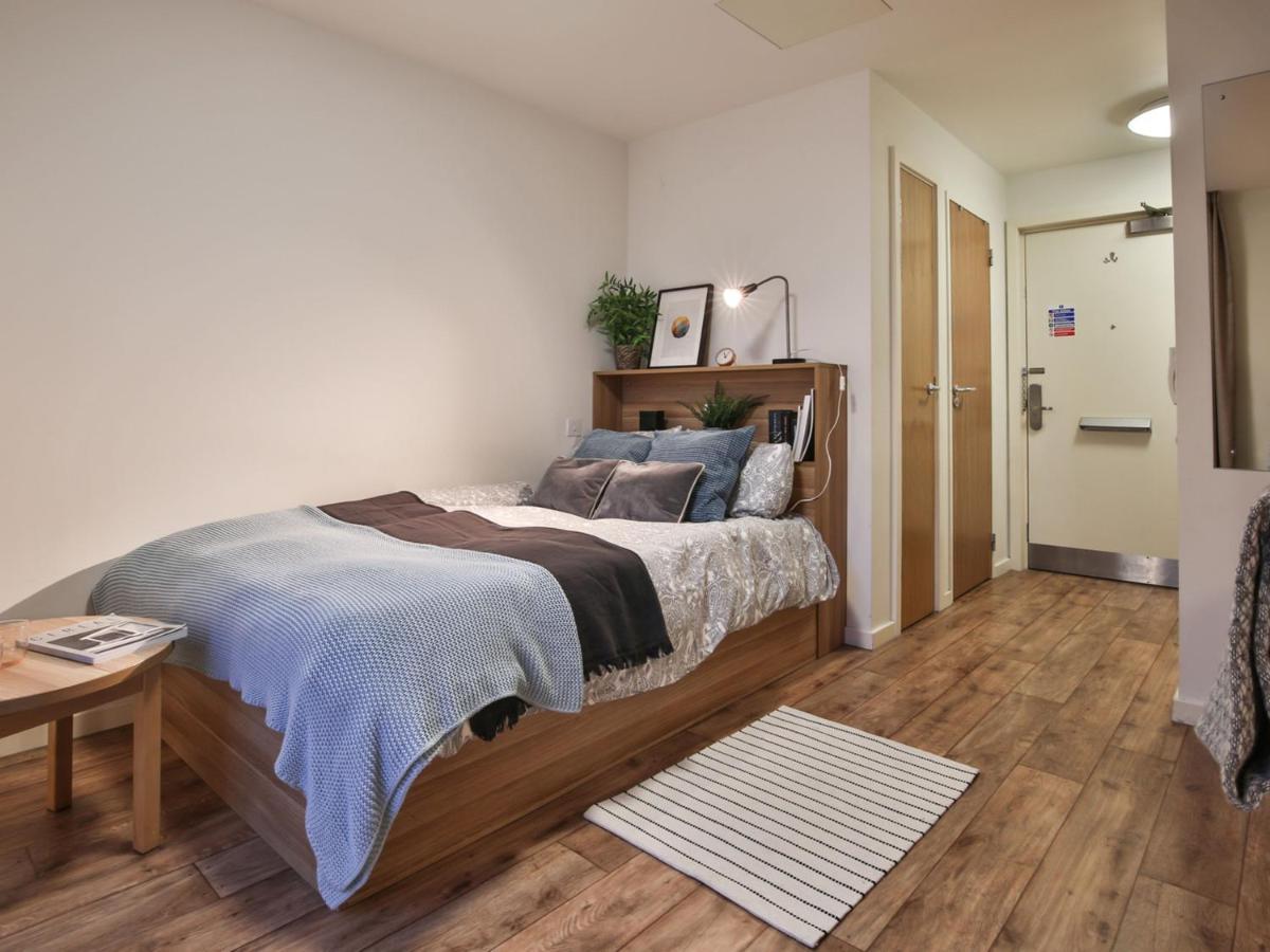 Sterling Court In Wembley London Exterior foto
