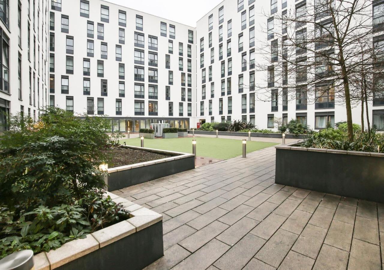Sterling Court In Wembley London Exterior foto