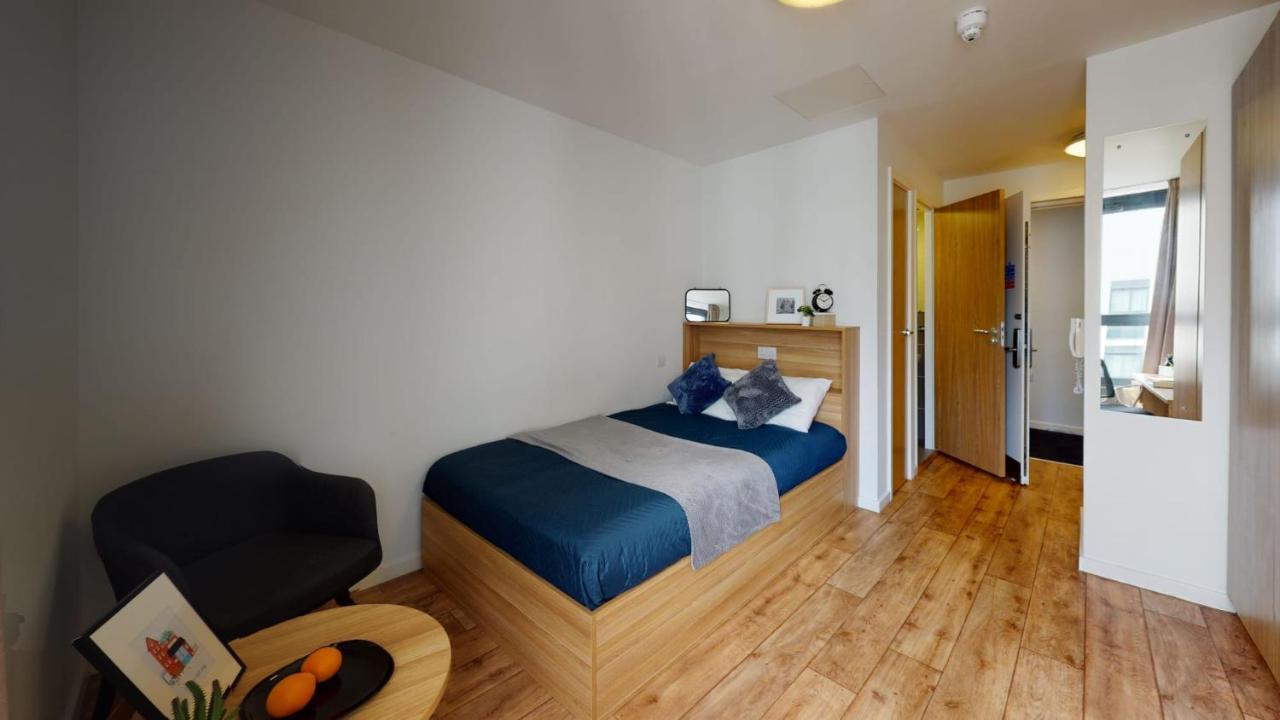 Sterling Court In Wembley London Exterior foto