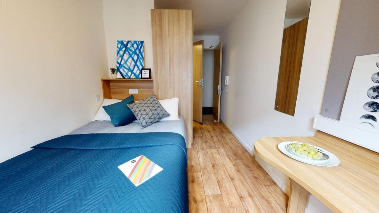 Sterling Court In Wembley London Exterior foto